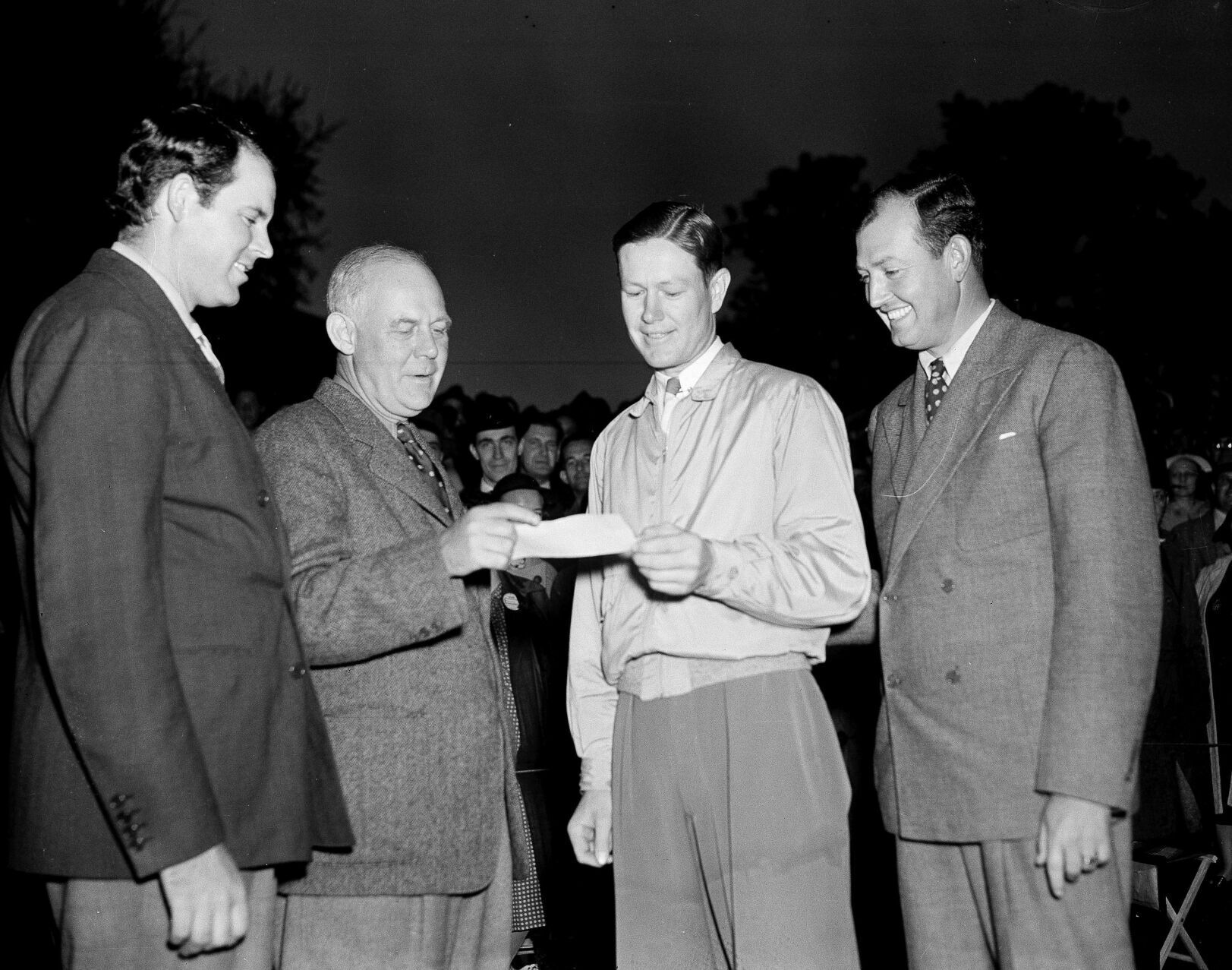 1937: Byron Nelson wins Masters by two strokes over Ralph Guldahl
